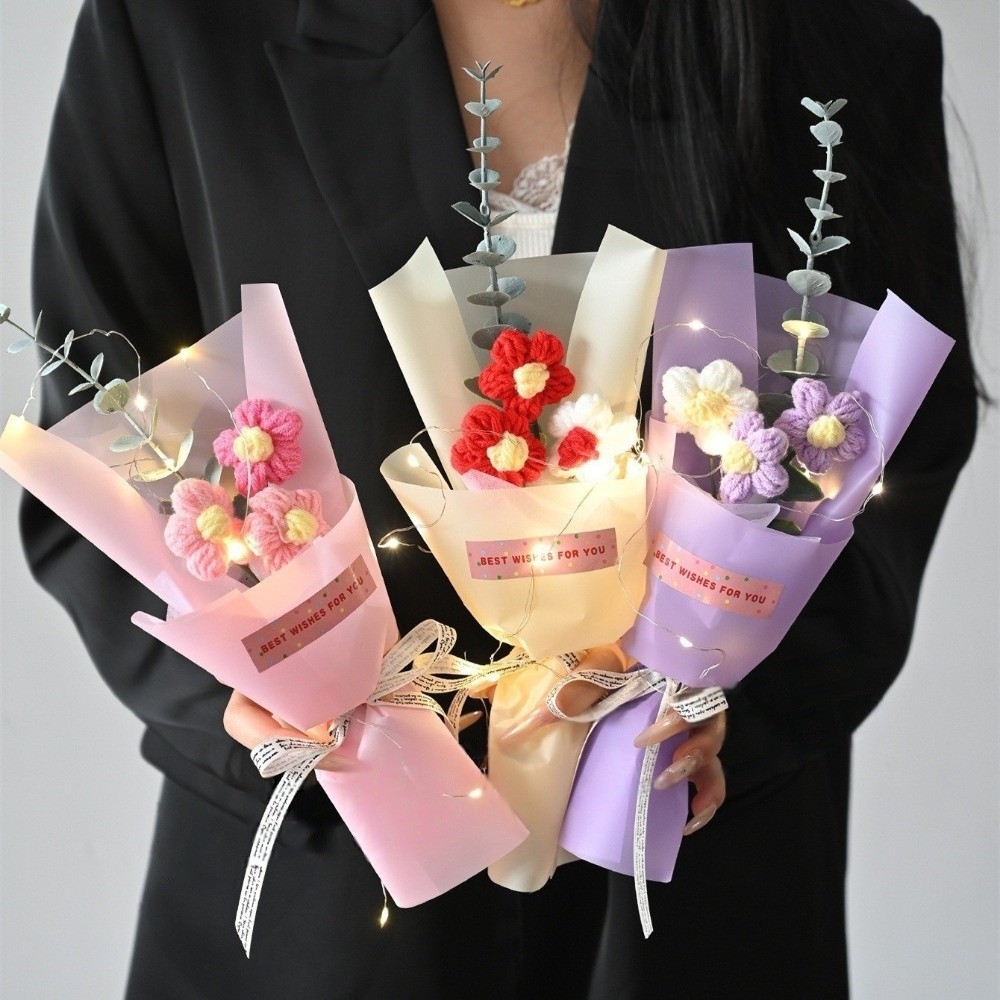 Knitted Crochet Flowers Bouque - Photography Artificial Lighting recension och pris